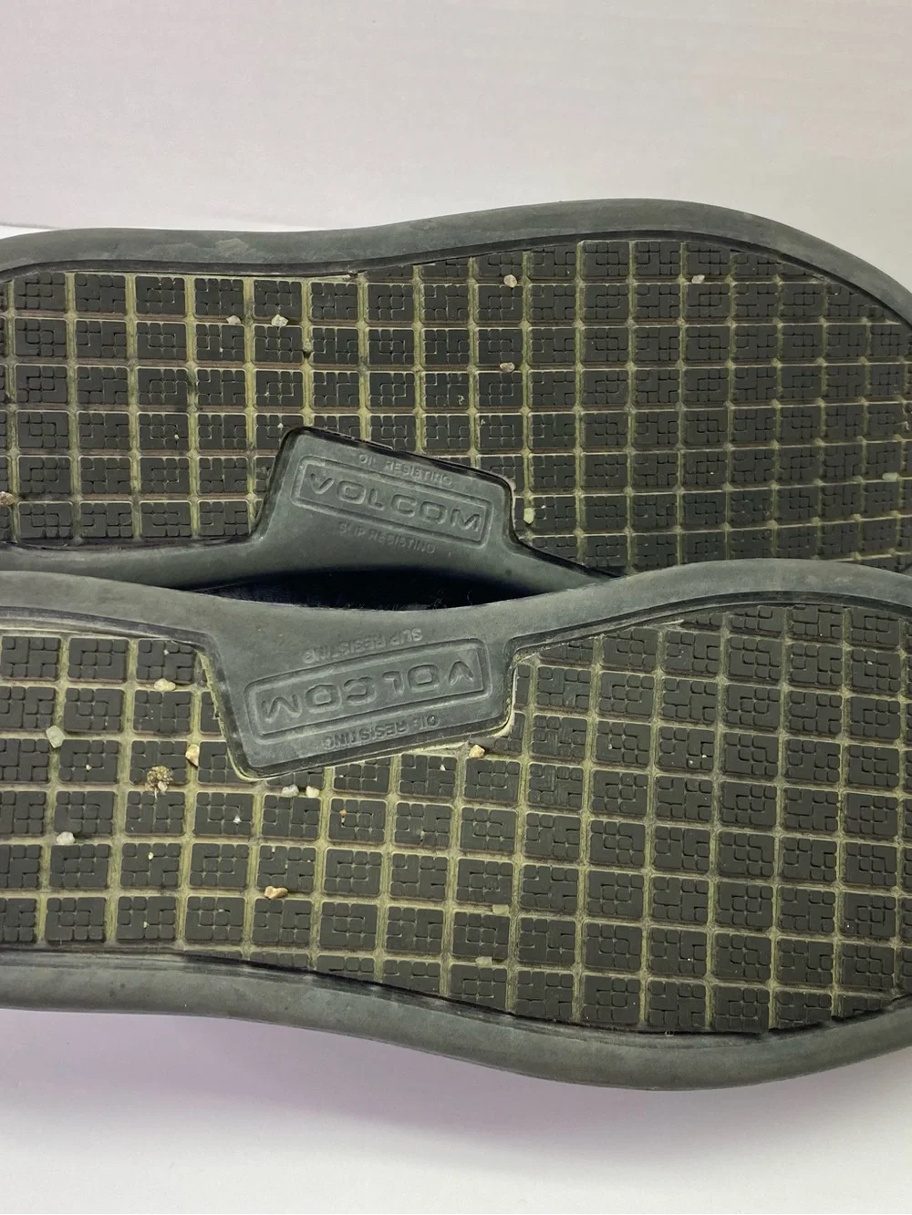 Volcom slip design